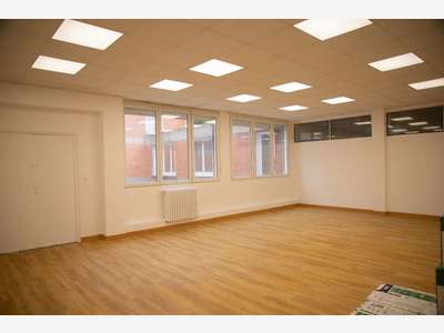 À vendre – Bureaux de 457 m² à proximité du centr