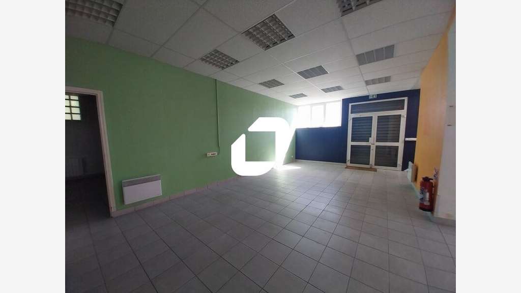 Vente Bureaux 521m² Le mesnil saint denis