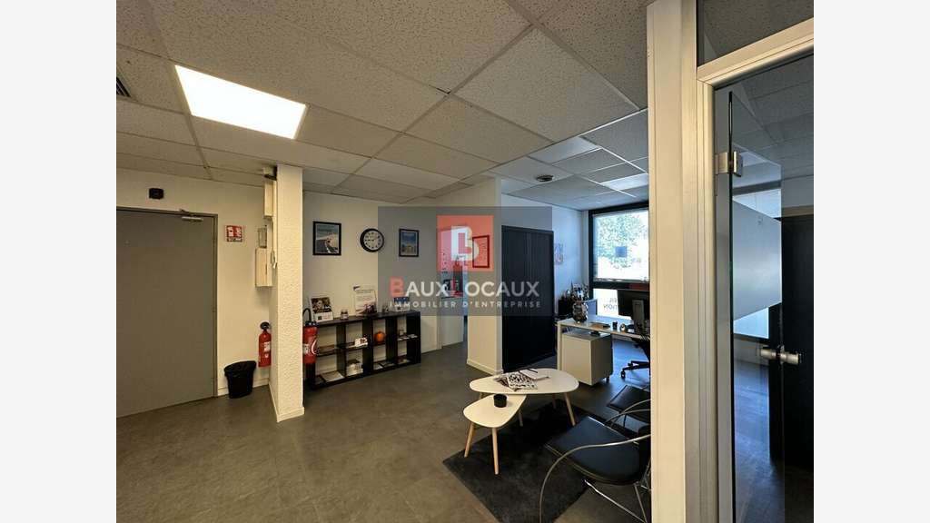 Bureaux 148m² RDC à vendre sur avenue au Pontet