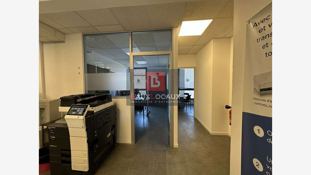 Bureaux 148m² RDC à vendre sur avenue au Pontet