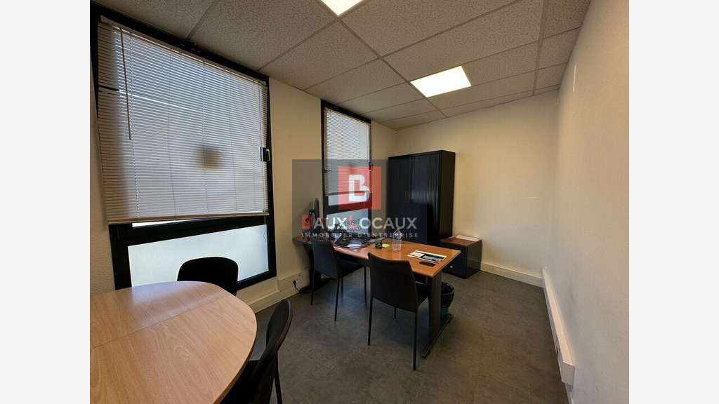 Bureaux 148m² RDC à vendre sur avenue au Pontet