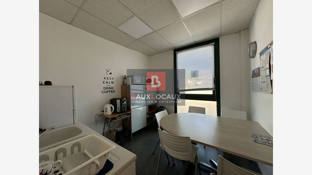 Bureaux 148m² RDC à vendre sur avenue au Pontet