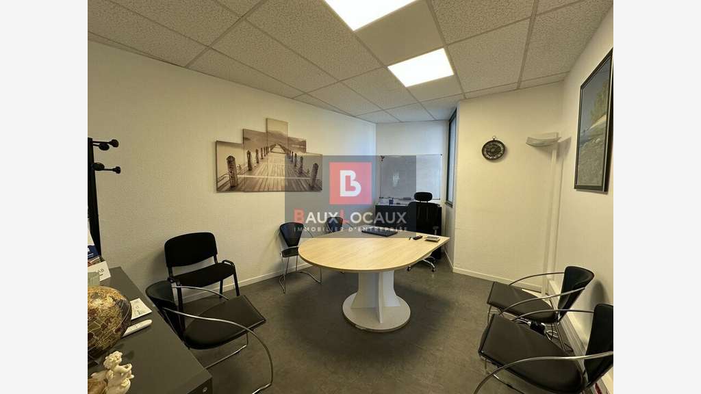 Bureaux 148m² RDC à vendre sur avenue au Pontet