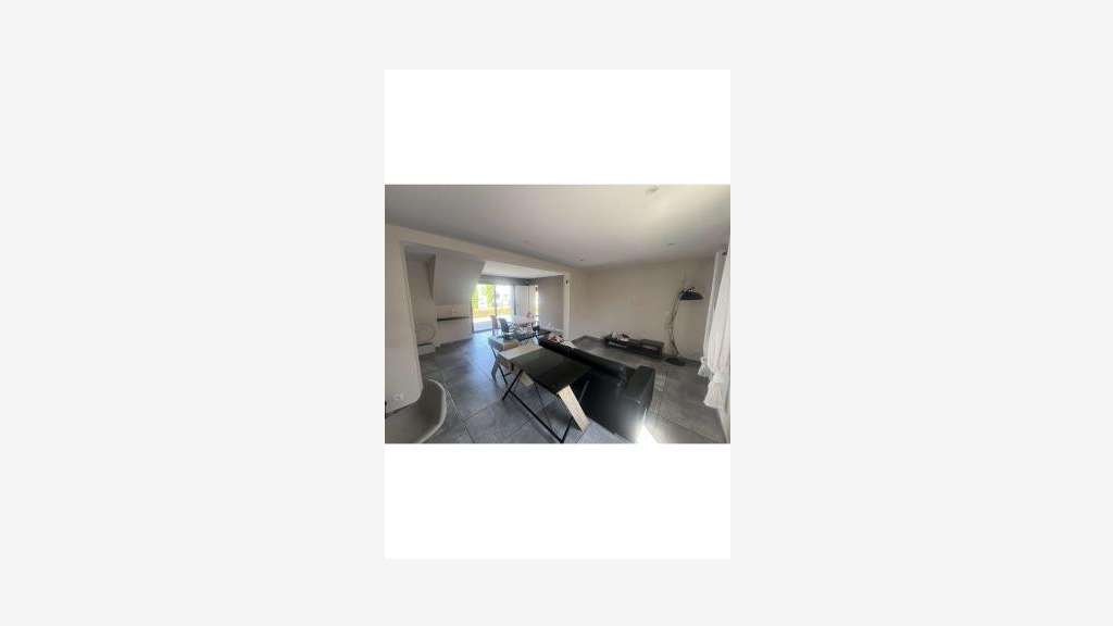 AV bureaux 252m² bel emplacement Avignon Le Pontet