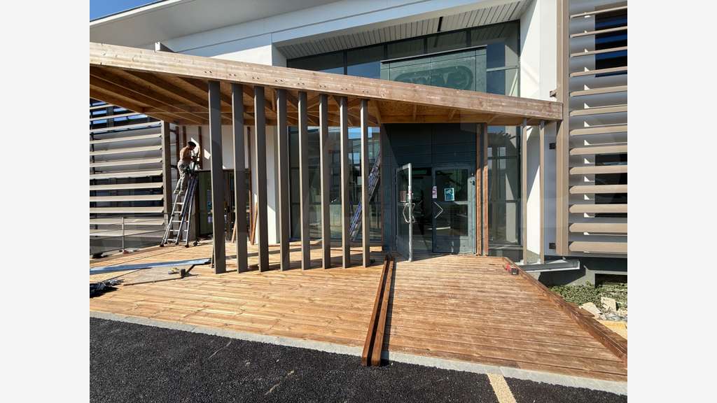 A Vendre / à louer bureaux 220m² à Le Rheu