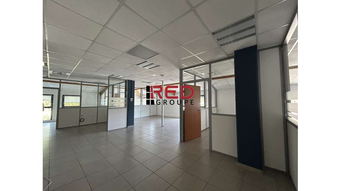 Vente bureaux 318m² R+1 ERP / PMR au Tholonet