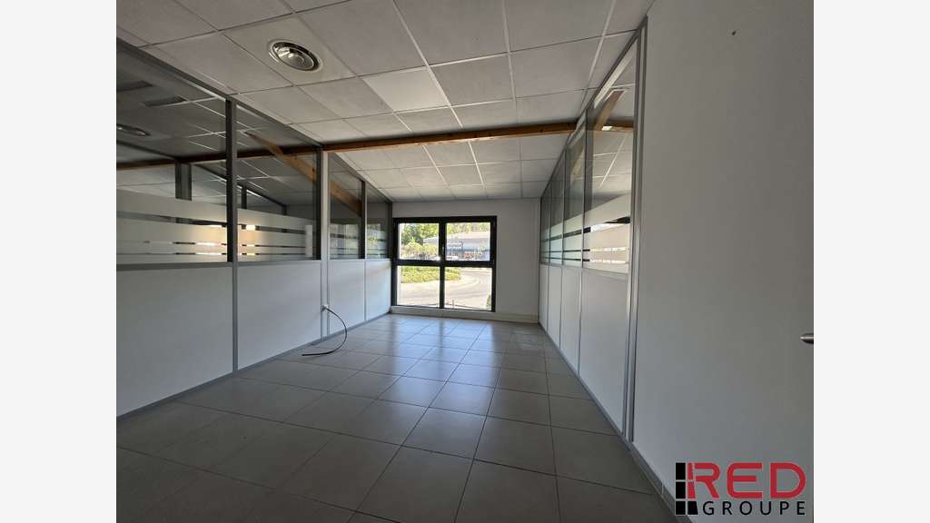 Vente bureaux 318m² R+1 ERP / PMR au Tholonet