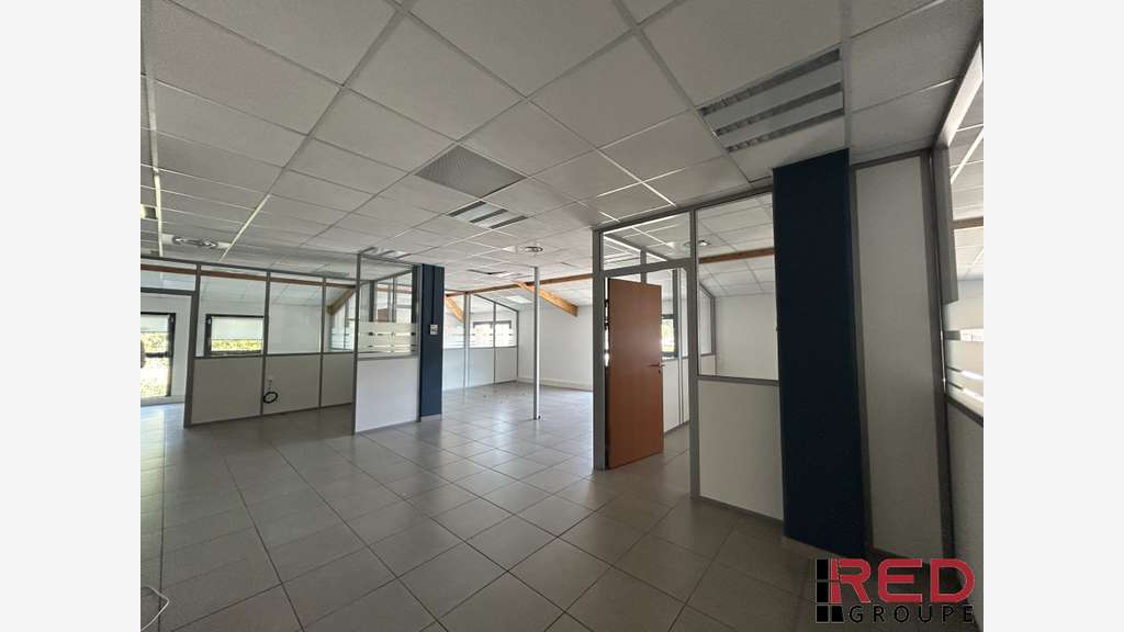 Vente bureaux 318m² R+1 ERP / PMR au Tholonet