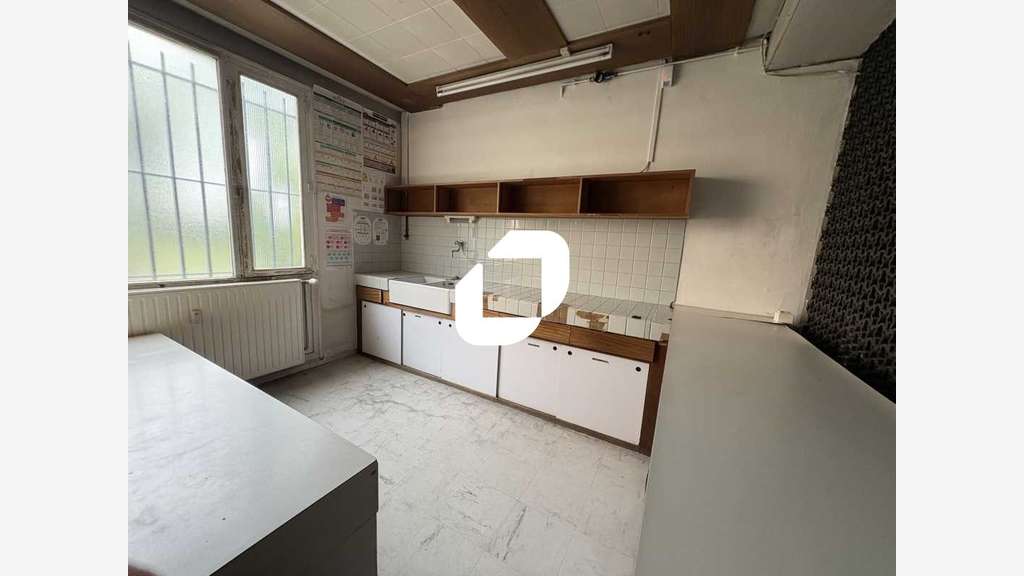 Vente Bureaux 166m² Les clayes sous bois