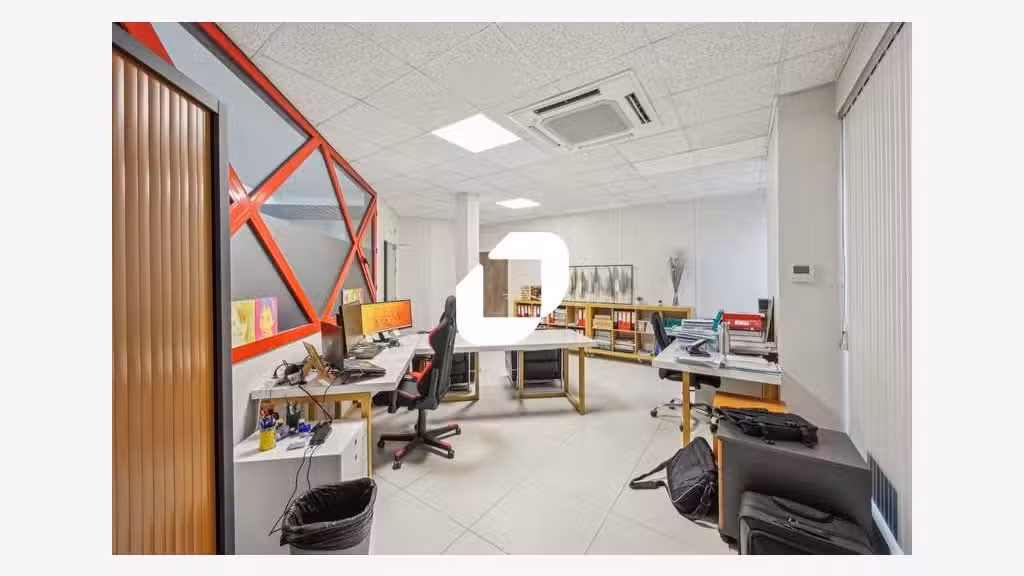 Vente Bureaux 473m² Les essarts le roi