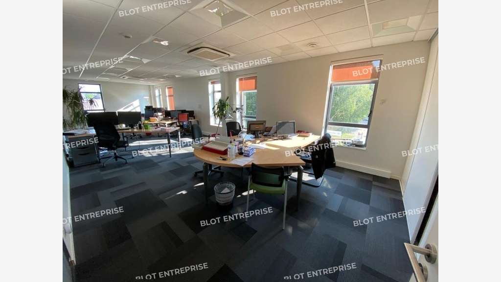 A vendre bureaux 652m² aux Sorinières