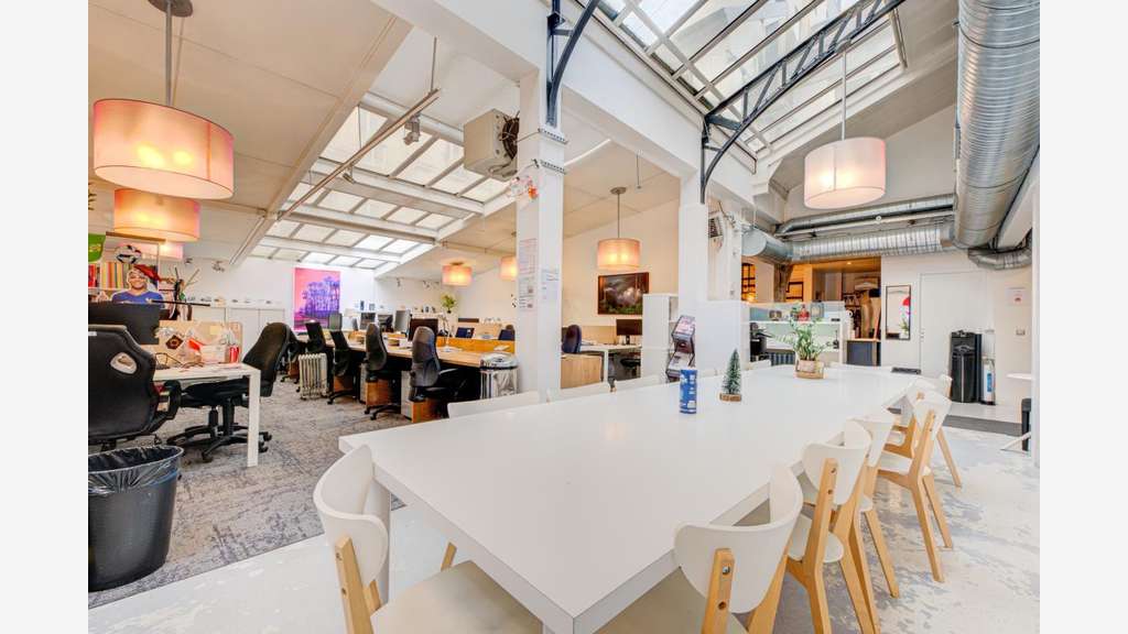 Immeuble de bureaux Levallois-Perret Louise Michel
