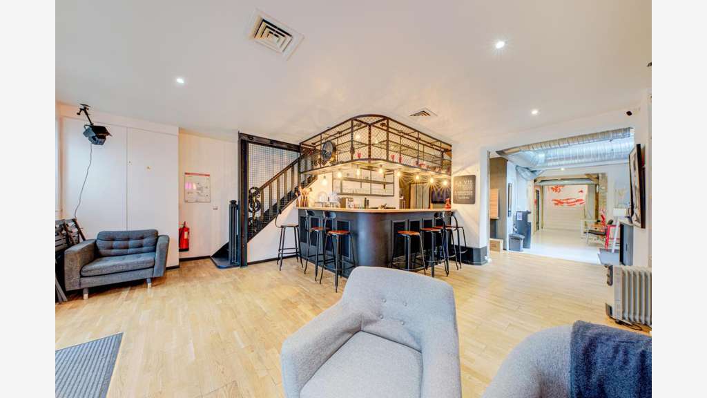 Immeuble de bureaux Levallois-Perret Louise Michel