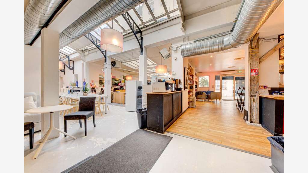 Immeuble de bureaux Levallois-Perret Louise Michel