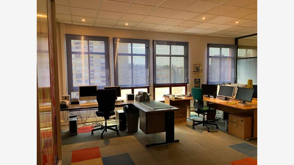 Vente superbe plateau 208m² R+5 vue panoramique