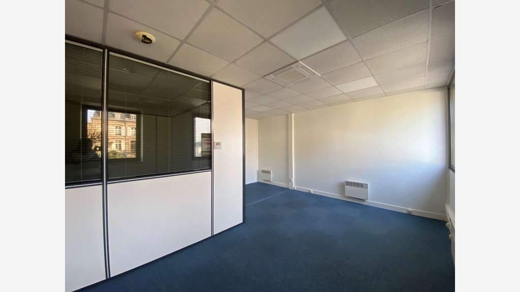 VTE PLATEAU BUREAU 242m² EXCEPTIONNEL