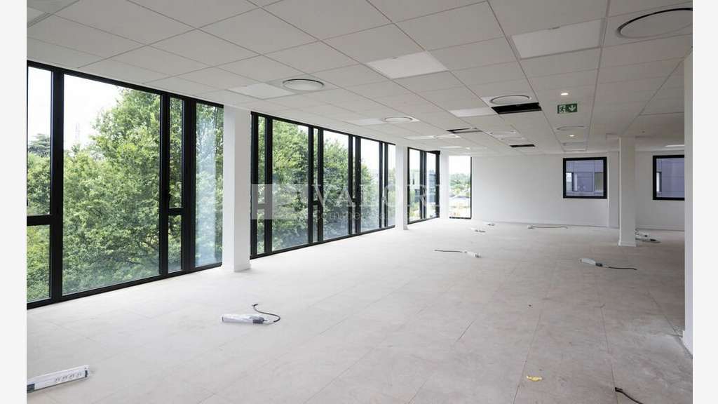 Bureaux neufs Plug & Play à vendre à Limonest