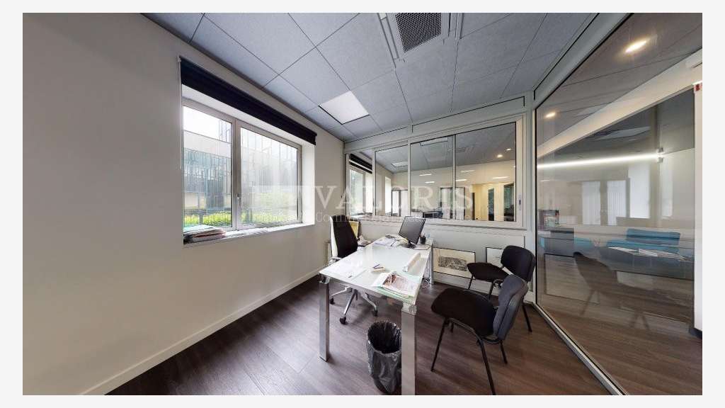 Bureaux 167m² RDC à vendre proche A6 à Limonest