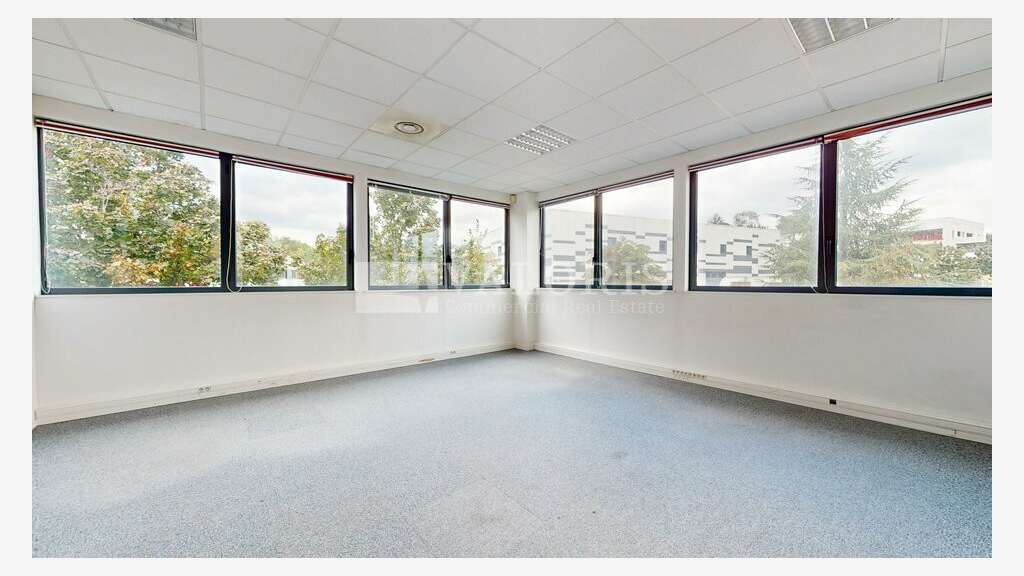 Bureaux 434m² à vendre à Limonest
