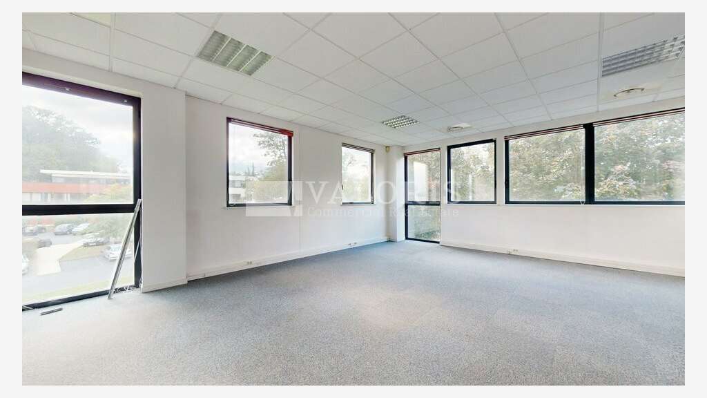 Bureaux 434m² à vendre à Limonest