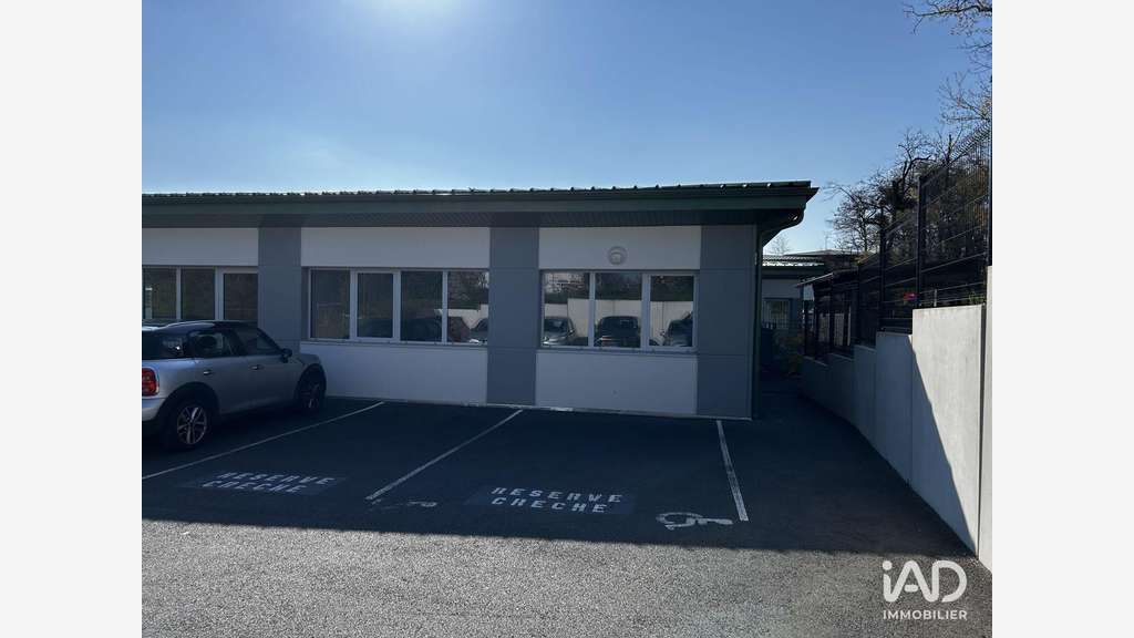 Vente bureau de standing 158m² à Lissieu