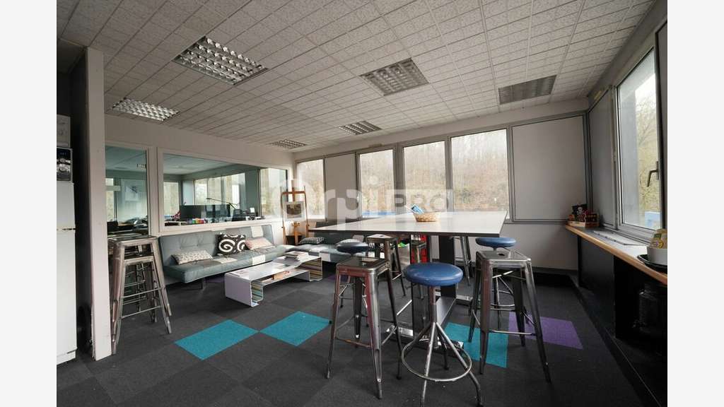Bureaux à vendre 315m² à Lissieu
