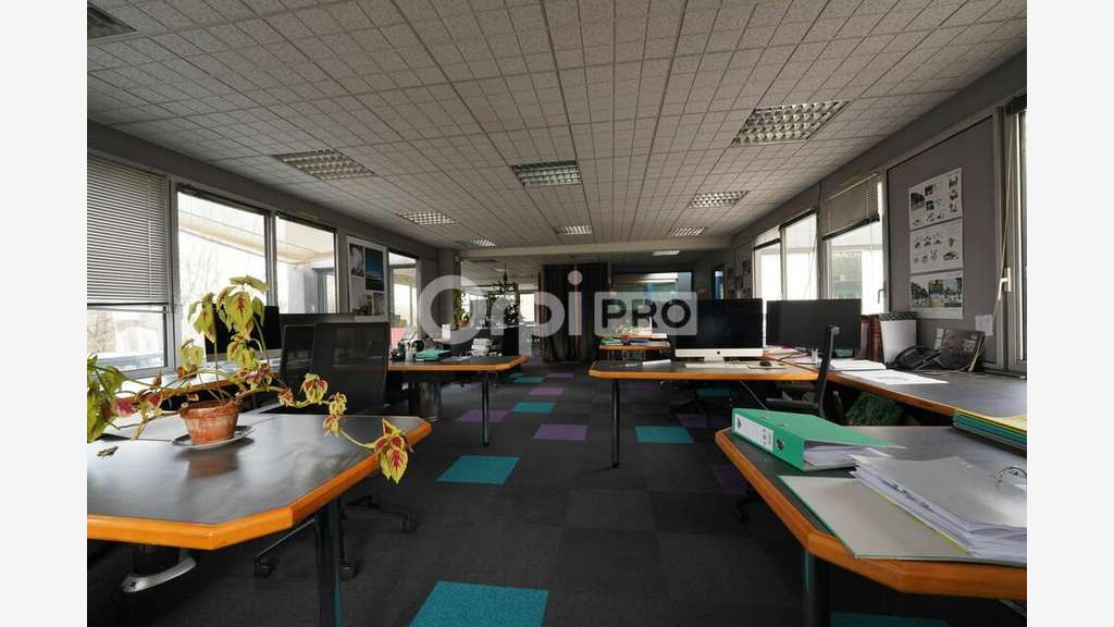 Bureaux à vendre 315m² à Lissieu