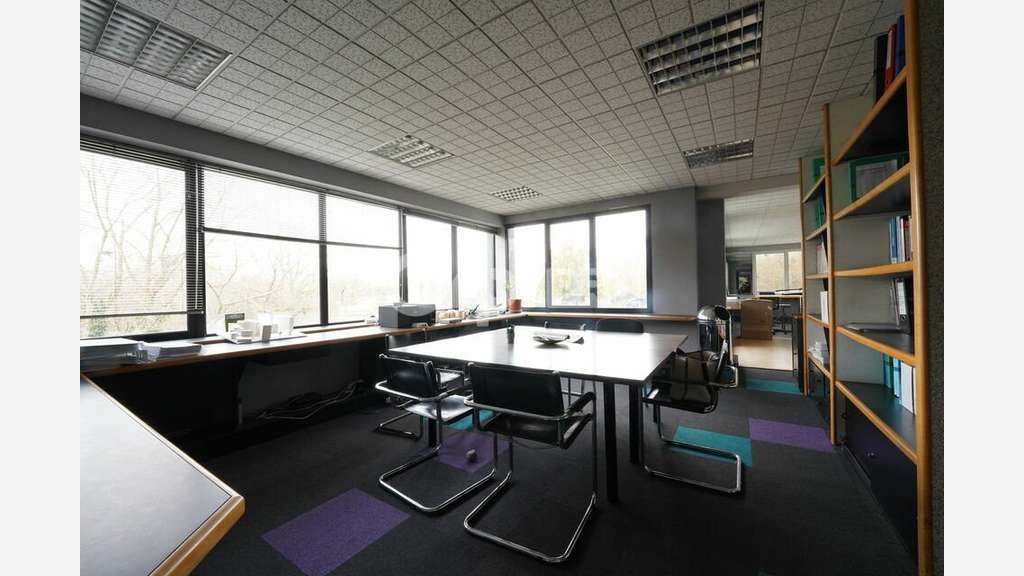 Bureaux à vendre 315m² à Lissieu