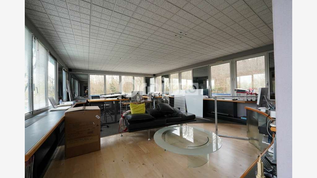 Bureaux à vendre 315m² à Lissieu