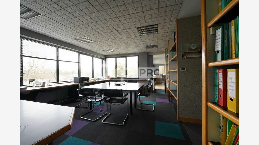 Bureaux à vendre 315m² à Lissieu