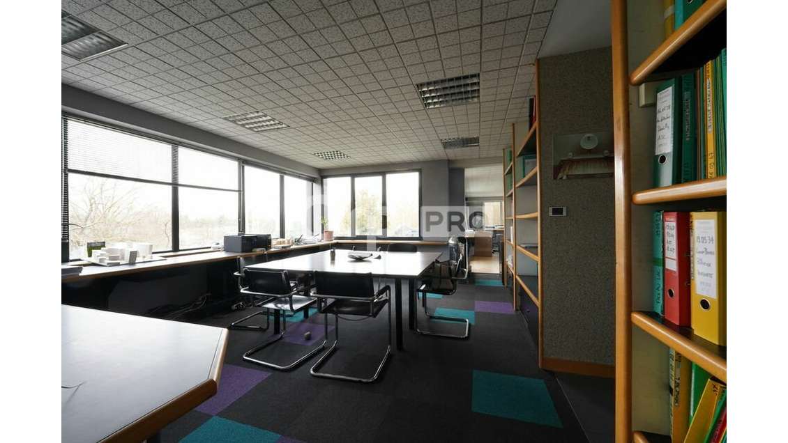 BUREAUX A VENDRE - 315 m² - LISSIEU