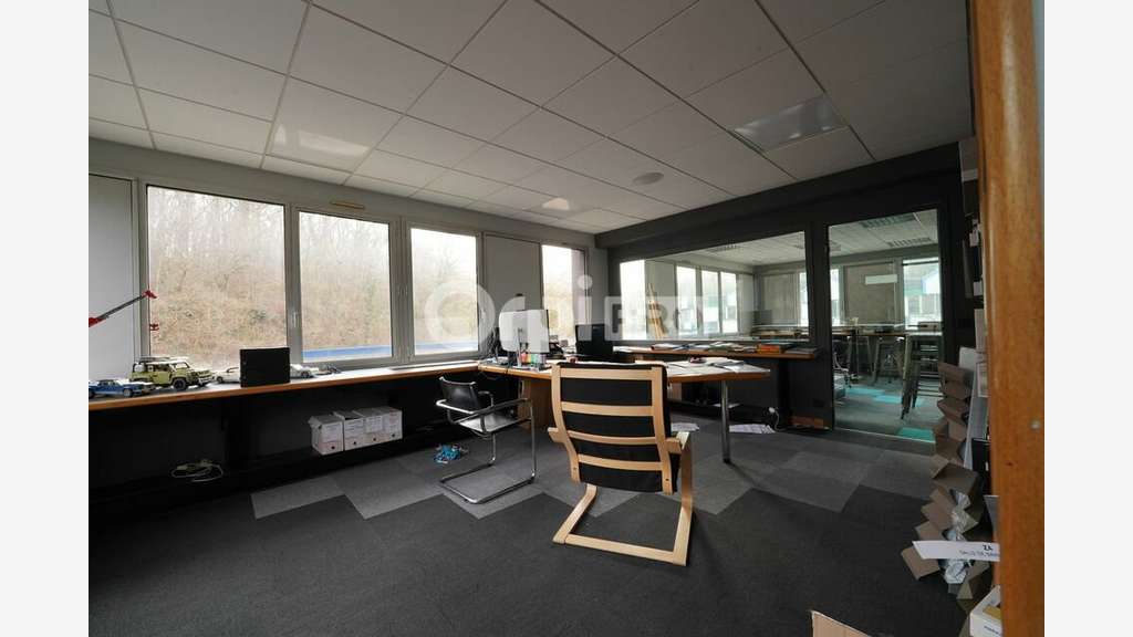 Bureaux à vendre 315m² à Lissieu
