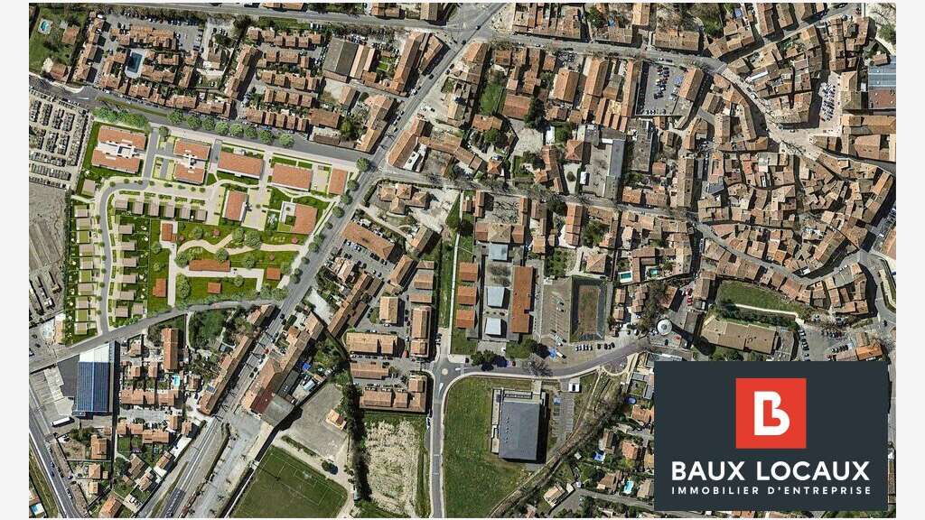 Vente local professionnel plain-pied 295m² à Sénas