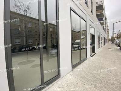 A vendre local commercial neuf 618m² Lorient