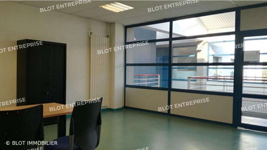 À vendre bureaux de 90m² au 1er étage à Lorient