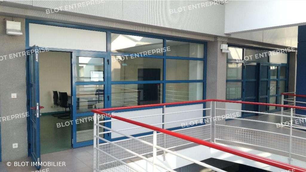 À vendre bureaux de 90m² au 1er étage à Lorient