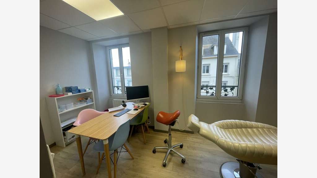 Bureaux de 145m² à vendre au 2ème étage à Lorient