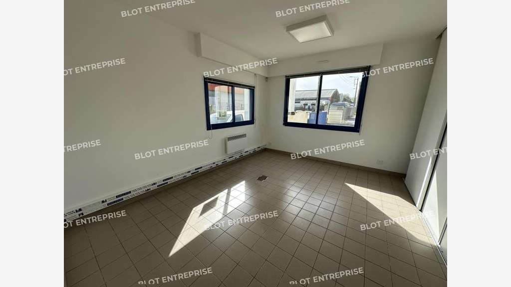 Bureaux 274m² à Lorient Port de commerce
