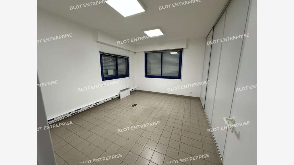 Bureaux 274m² à Lorient Port de commerce