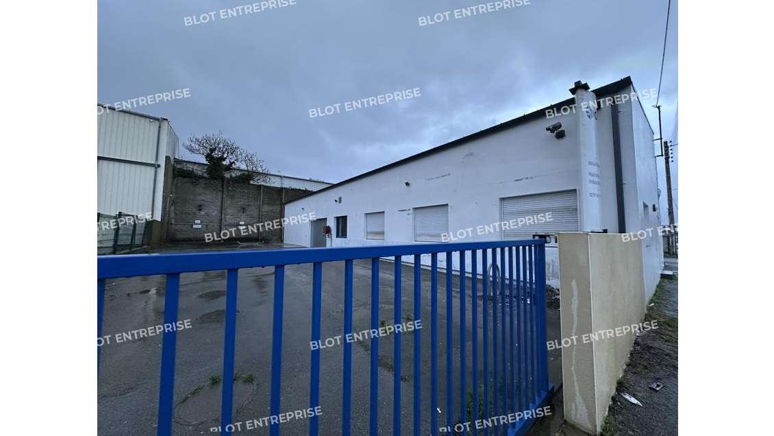 À LOUER À VENDRE - LOCAL D'ACTIVITES 274 m² - LO