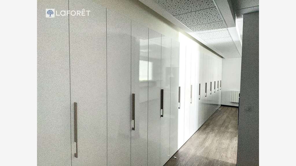 Vente bureaux 113m² en RDC + parkings à Lorient 