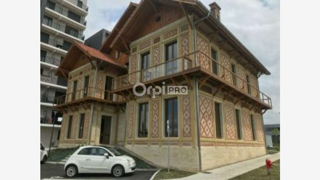 Vente immeuble rénové de bureau de 597m² à Lormont