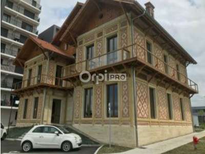 Vente immeuble rénové de bureau de 597m² à Lormont