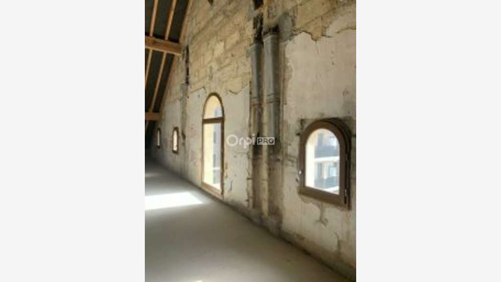 Vente immeuble rénové de bureau de 597m² à Lormont