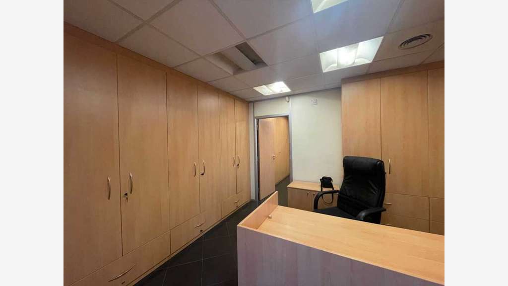 A vendre bureaux loués 100% sur l'île de La Jatte