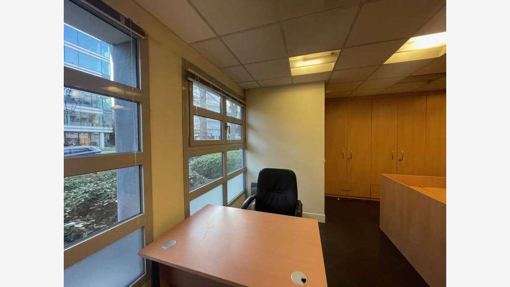 A vendre bureaux loués 100% sur l'île de La Jatte