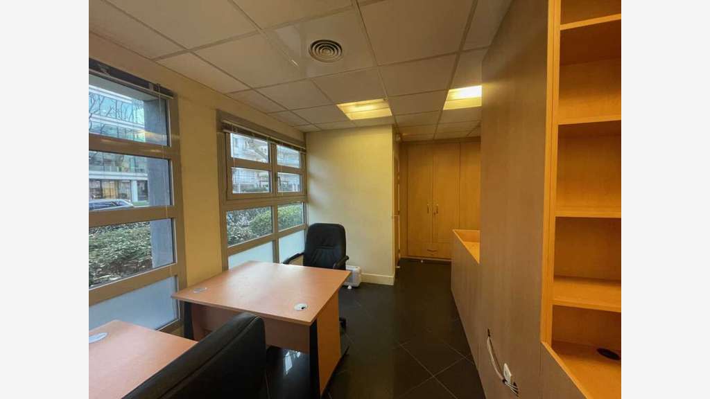 A vendre bureaux loués 100% sur l'île de La Jatte