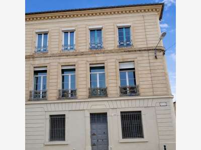 Local/bureau de 80m² à vendre à Lunel centre