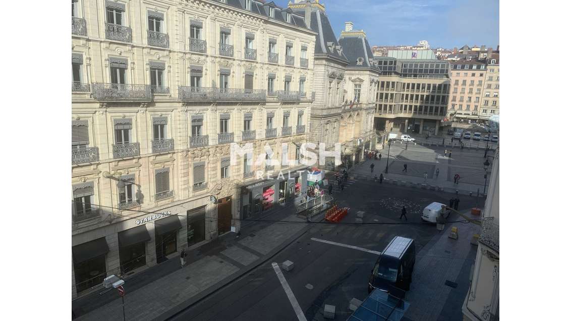AV magnifiques bureaux 185m² à Lyon 1er République