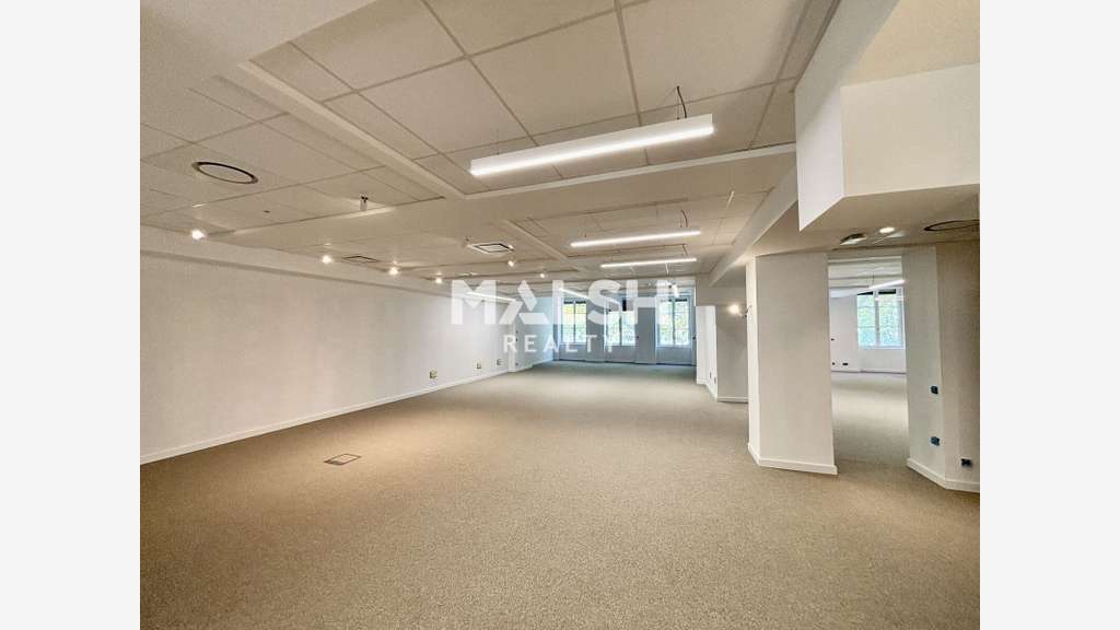 Bureaux 243m² à vendre ou à louer à Lyon 2e